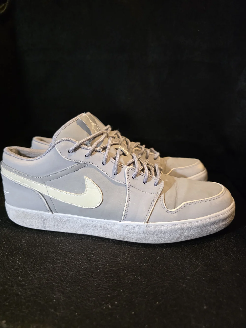 Jordan Men’s Low-Top Sneakers in Light Gray with Pale Yellow Size 11.5